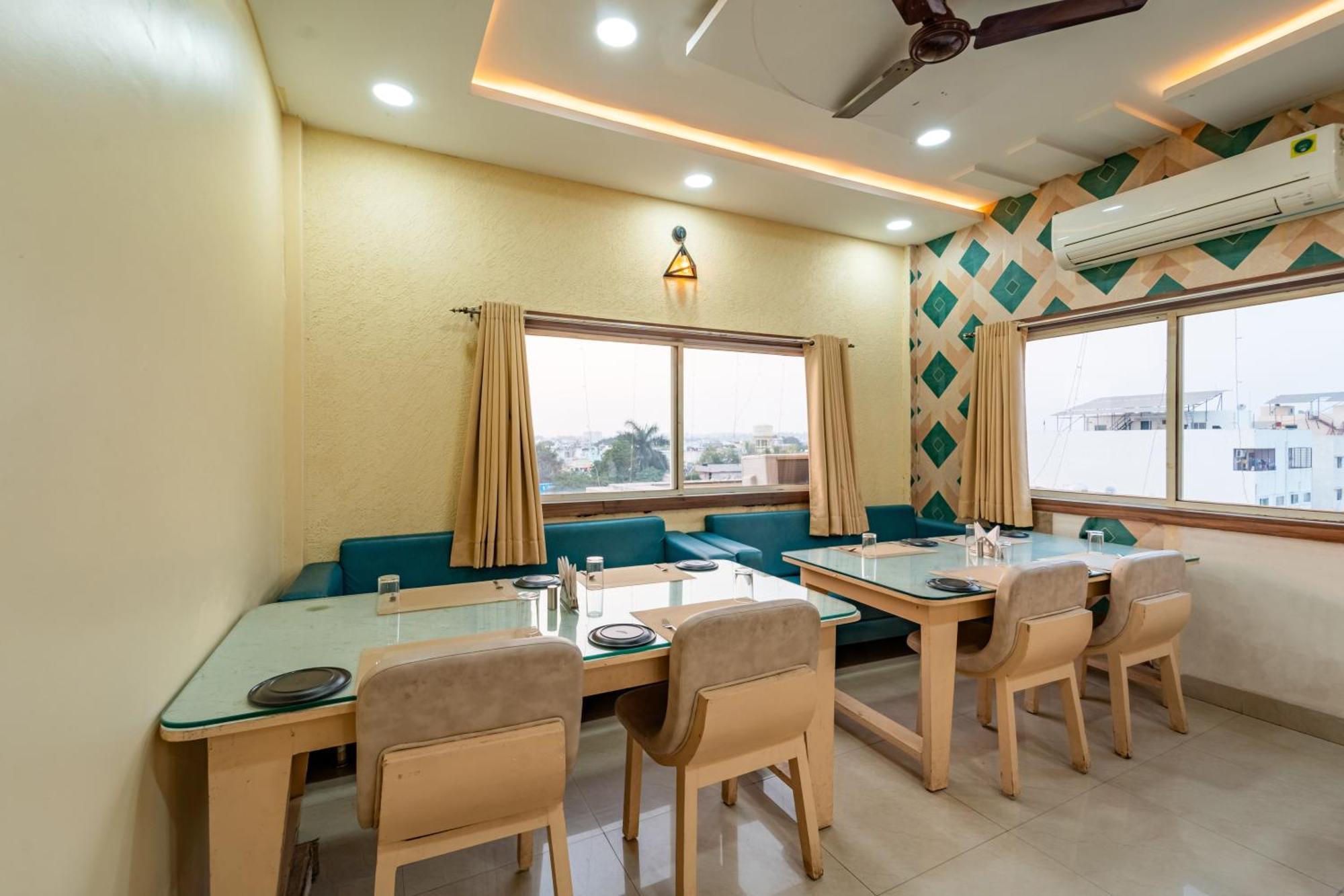 Treebo Premium Zorba Hotel Бопал Екстериор снимка
