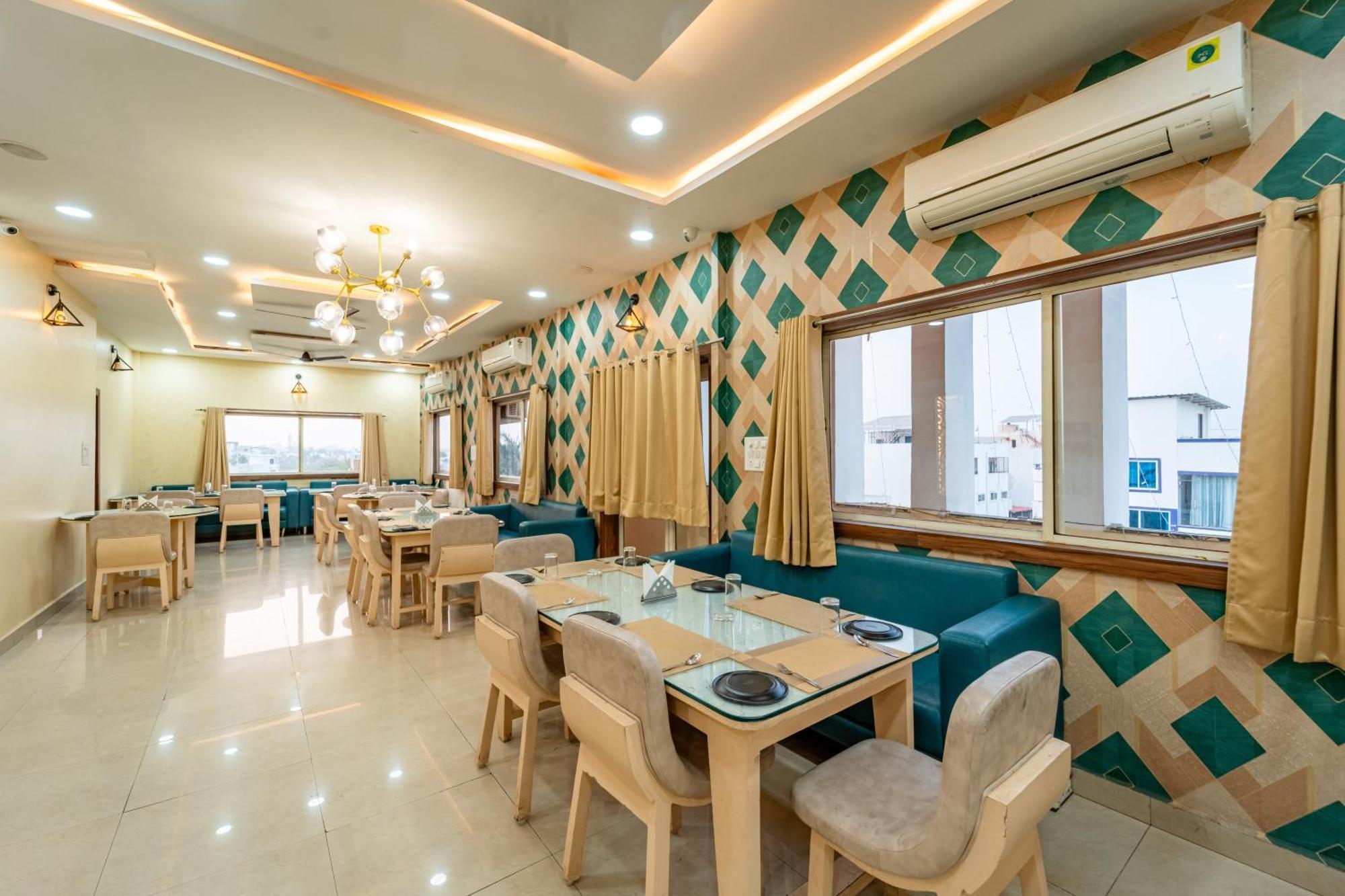 Treebo Premium Zorba Hotel Бопал Екстериор снимка