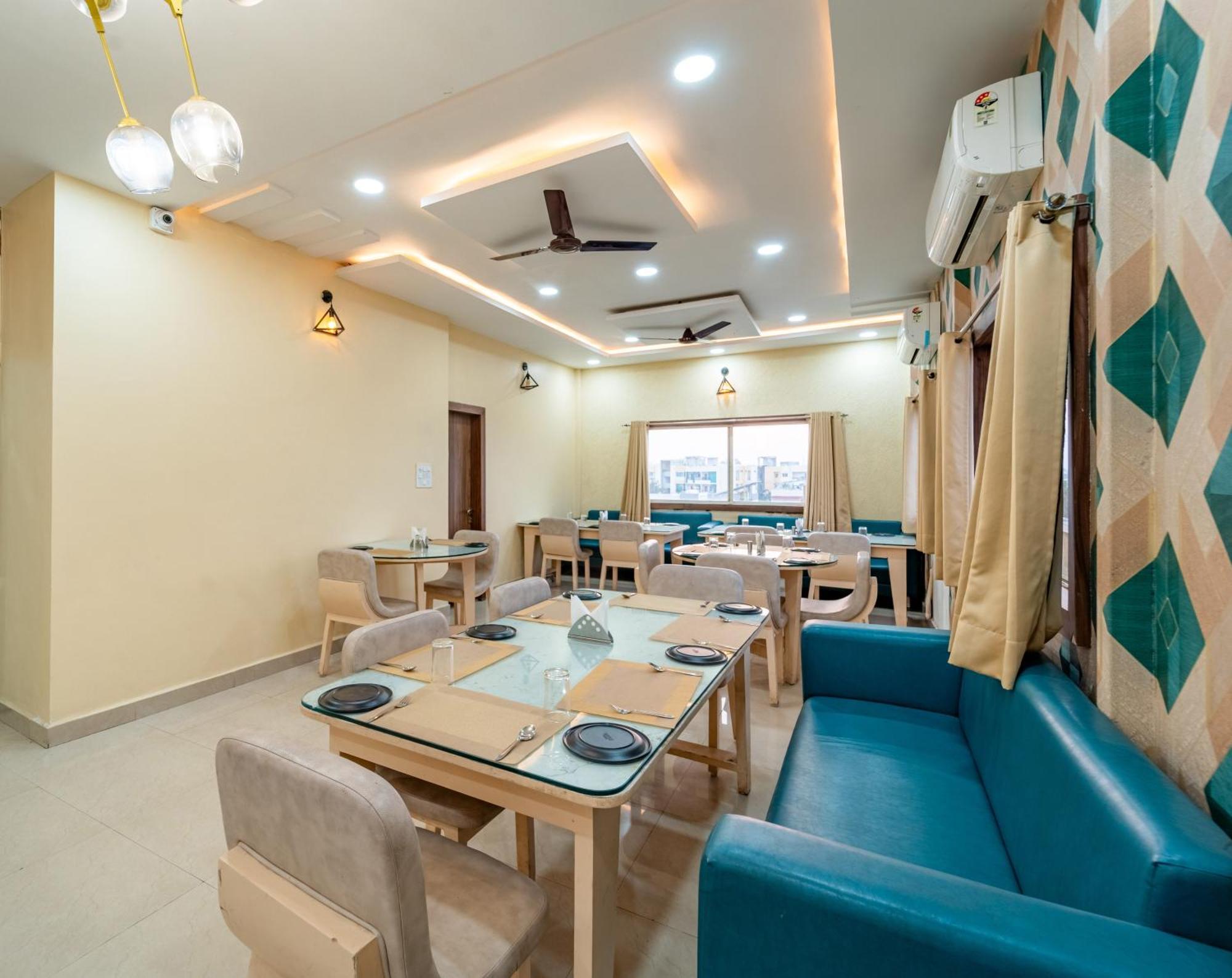 Treebo Premium Zorba Hotel Бопал Екстериор снимка