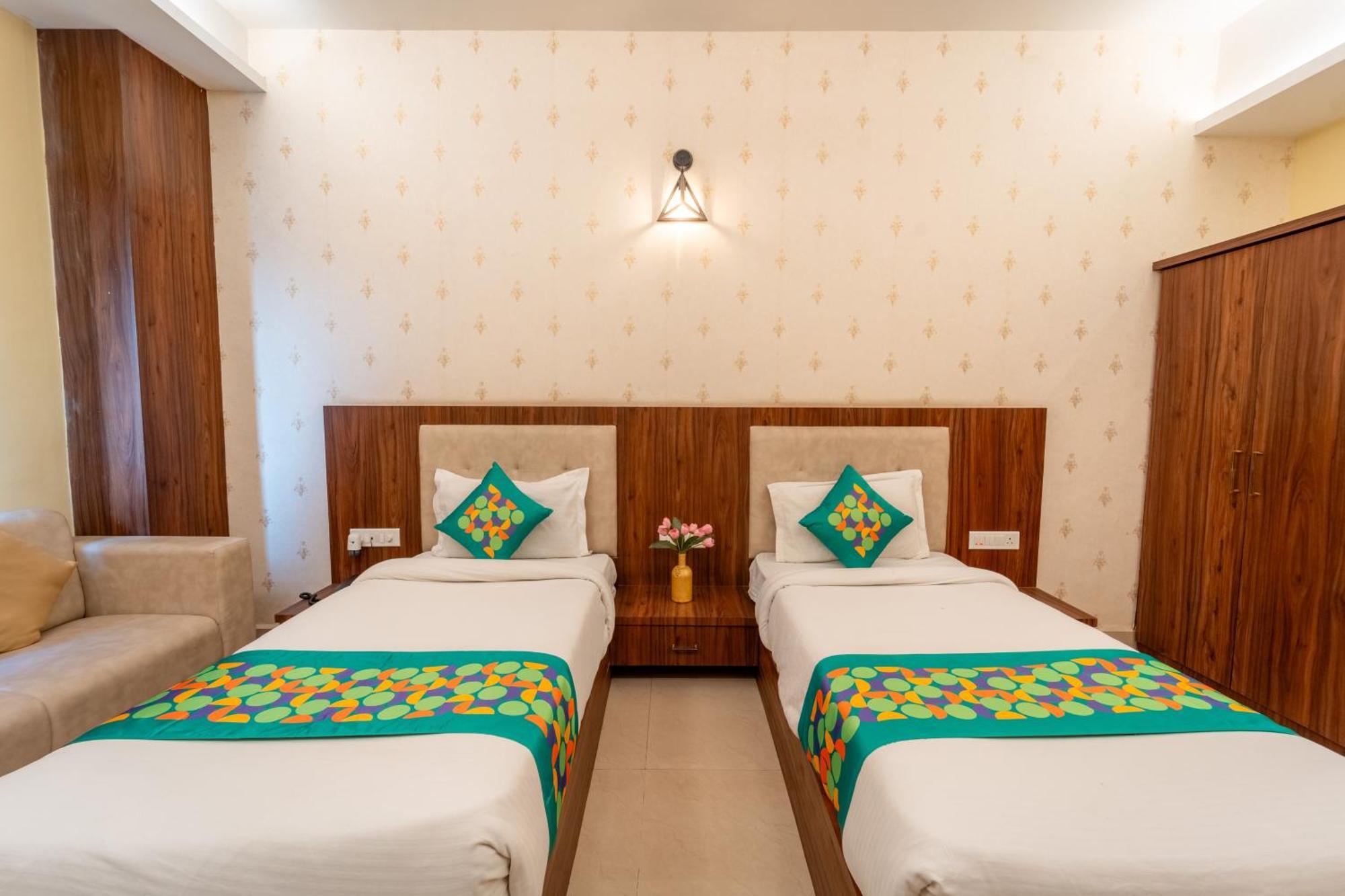 Treebo Premium Zorba Hotel Бопал Екстериор снимка