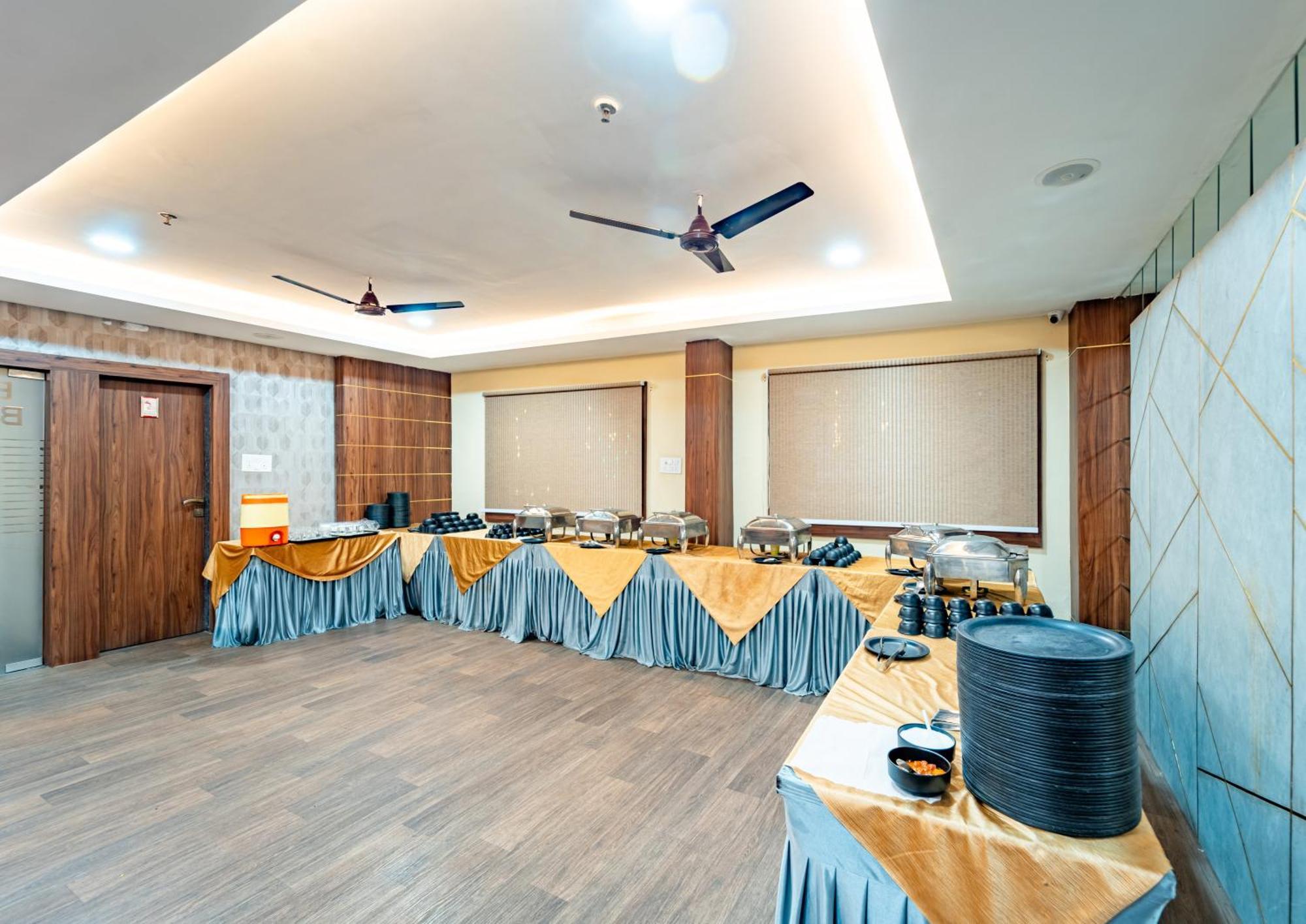 Treebo Premium Zorba Hotel Бопал Екстериор снимка