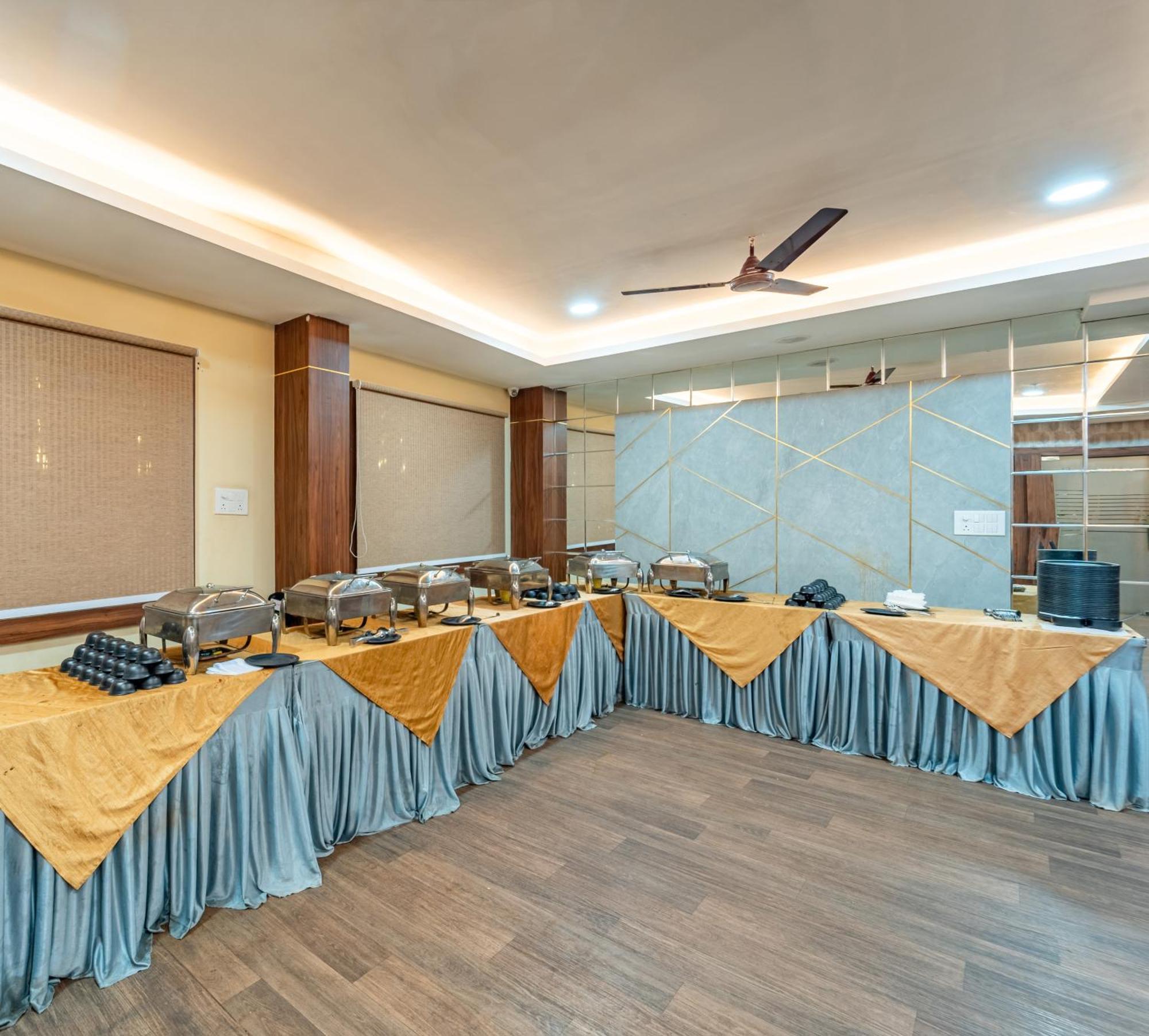 Treebo Premium Zorba Hotel Бопал Екстериор снимка