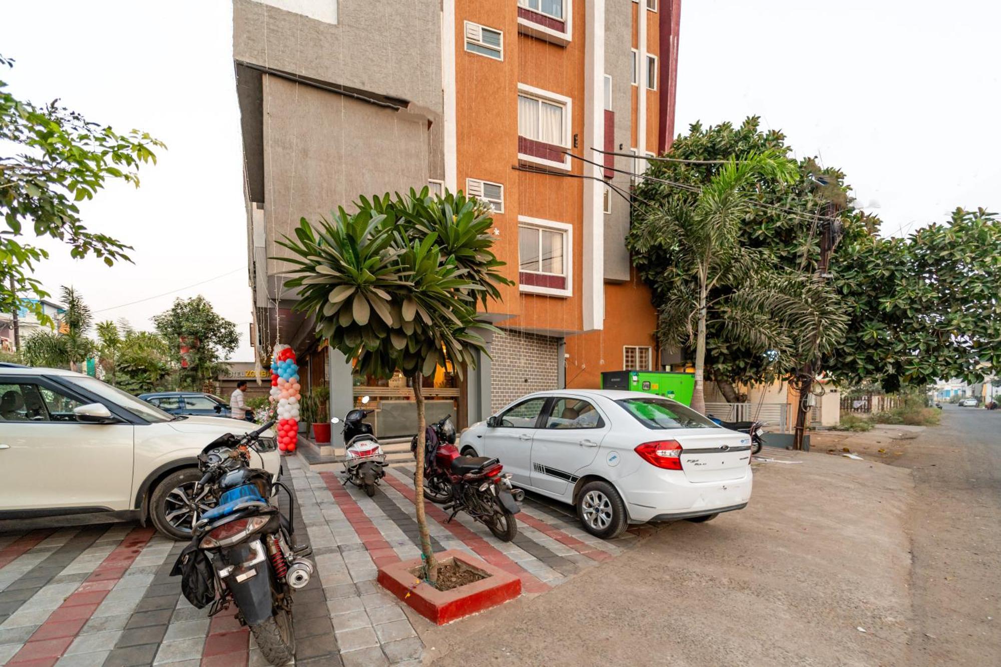 Treebo Premium Zorba Hotel Бопал Екстериор снимка