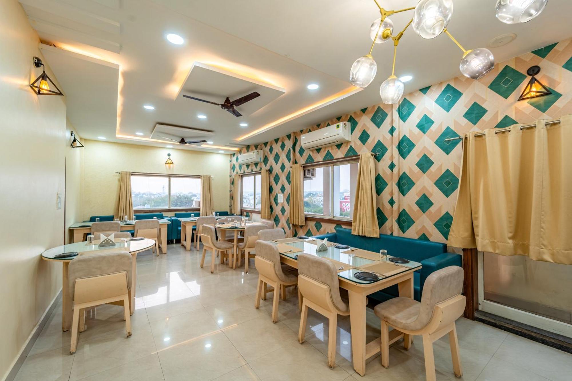 Treebo Premium Zorba Hotel Бопал Екстериор снимка