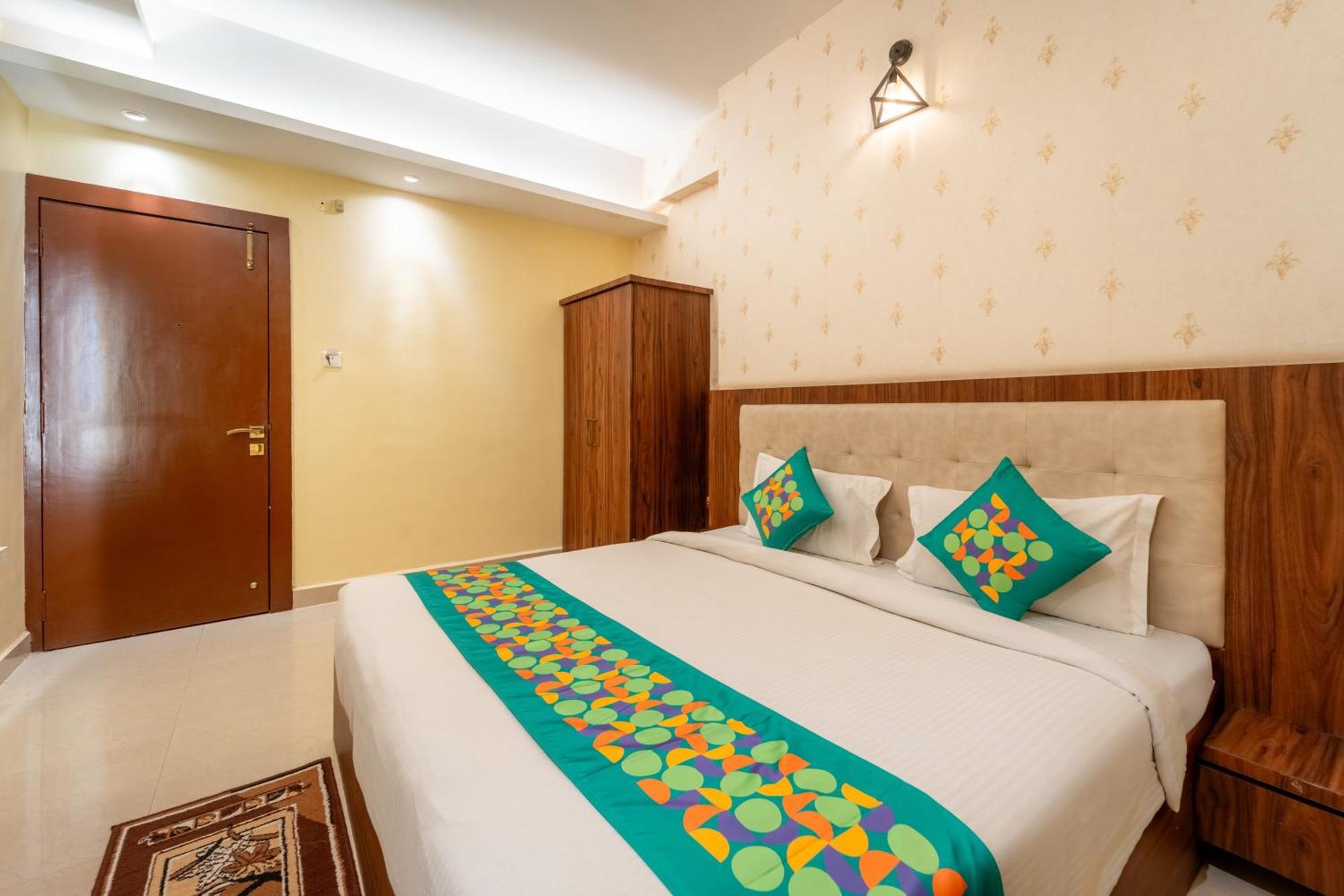 Treebo Premium Zorba Hotel Бопал Екстериор снимка